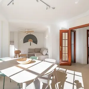 https://renthas-trinidad-apartment.hotelsinnerja.org